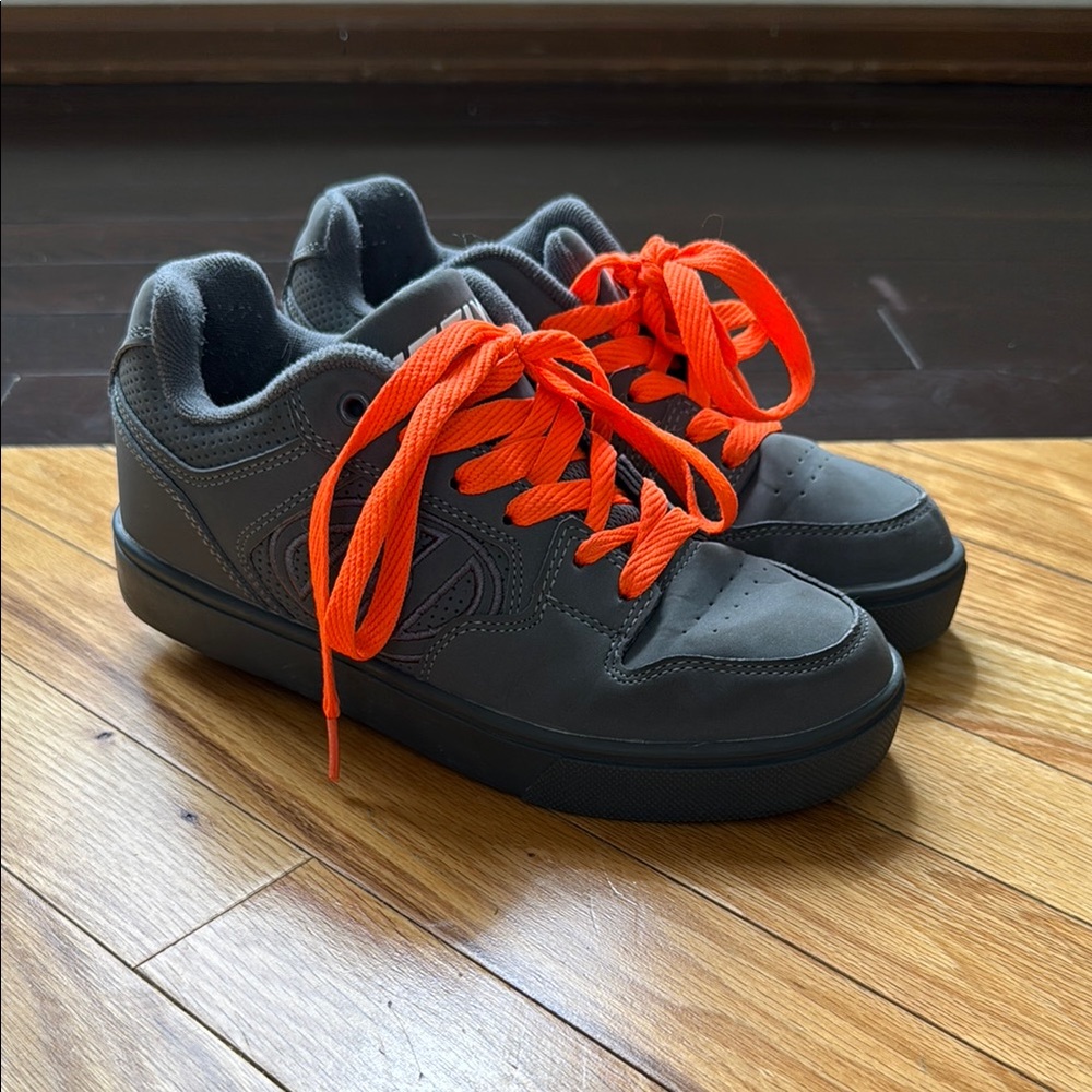 Kids Heelys EUC worn twice dark grey 5Y